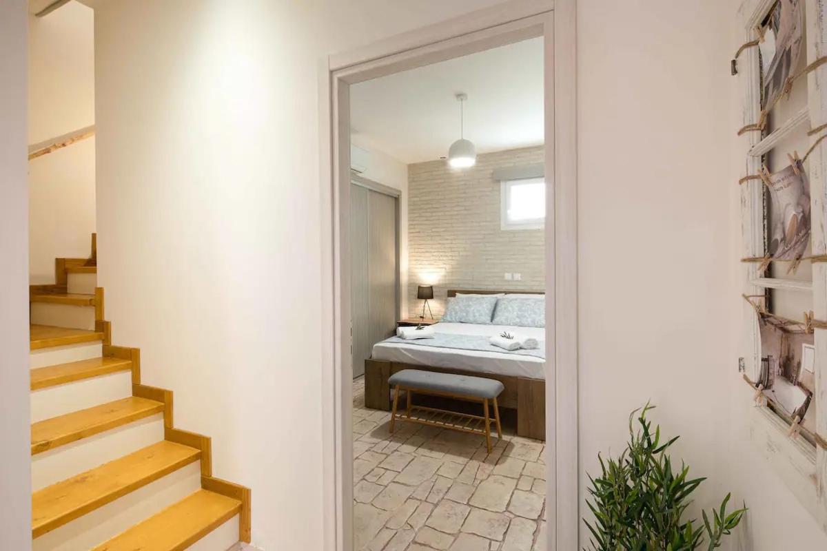 Alia House Doukades
